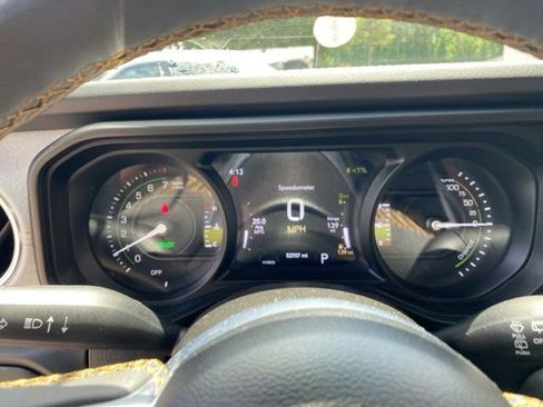 Used 2024 Jeep Wrangler Unlimited Sahara AWD/4WD image 22