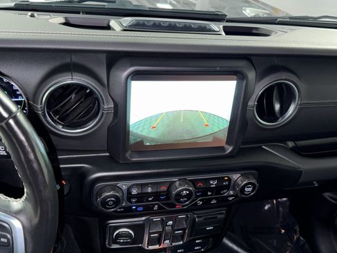 Used 2021 Jeep Wrangler Unlimited Sahara w/ Cold Weather Group AWD/4WD image 19