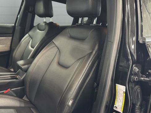 Used 2024 Jeep Compass Latitude image 39