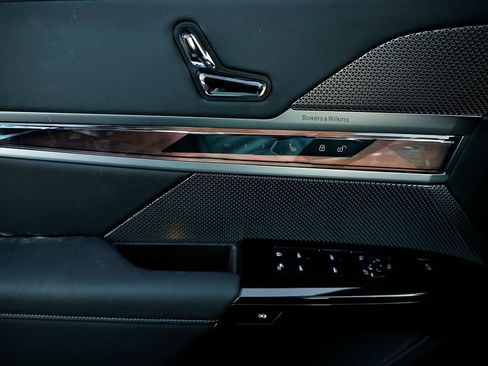 New 2026 BMW 740i w/ Executive Package image 14