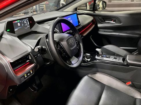 Used 2025 Toyota Prius Plug-In Hybrid image 16
