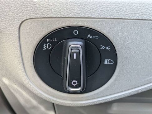 Used 2019 Volkswagen Atlas SE FWD image 35