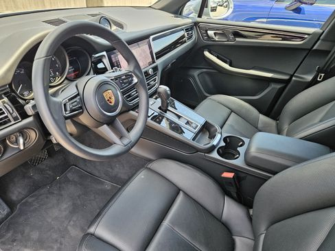 Certified 2026 Porsche Macan AWD/4WD image 4