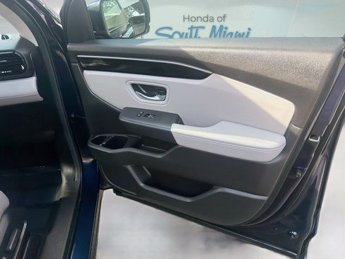 Certified 2025 Honda Pilot EX-L image 33