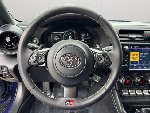 Used 2023 Toyota GR86 w/ ALL Weather Mat Package (TMS) RWD image 21