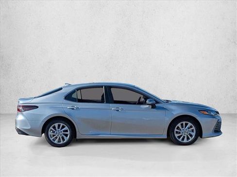 Used 2024 Toyota Camry LE image 4