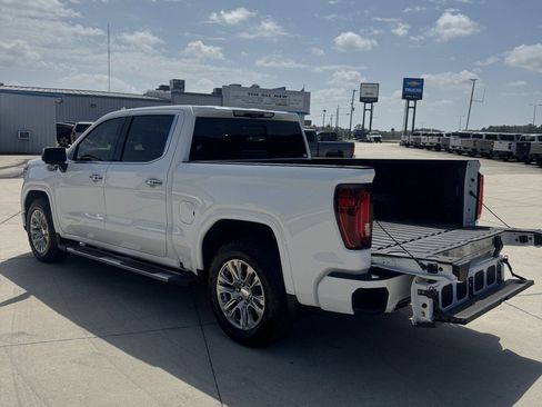 Used 2023 GMC Sierra 1500 Denali w/ Technology Package AWD/4WD image 10