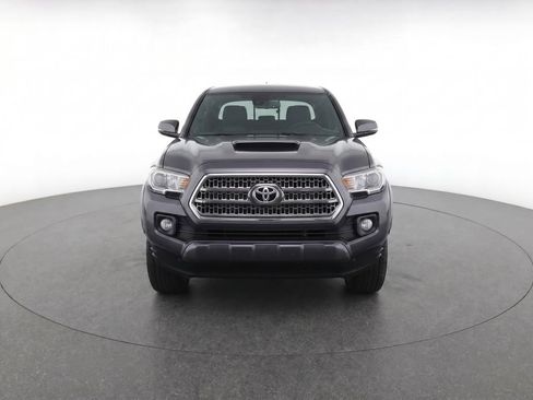 Used 2016 Toyota Tacoma TRD Sport w/ Towing Package AWD/4WD image 2