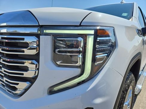 Used 2024 GMC Sierra 1500 Denali w/ Technology Package AWD/4WD image 6