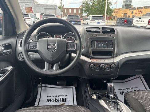 Used 2020 Dodge Journey SE FWD image 32