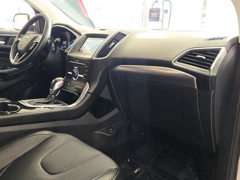 Used 2016 Ford Edge Titanium w/ Class II Trailer Tow Package AWD/4WD image 4
