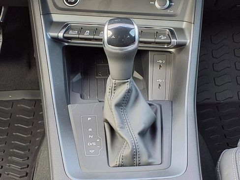 Used 2025 Audi Q3 2.0T Premium w/ Convenience Package AWD/4WD image 19