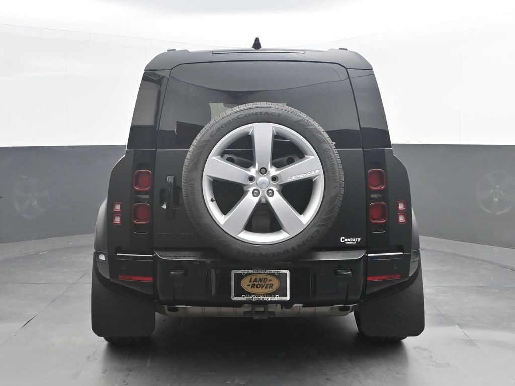 Used 2025 Land Rover Defender 110 X-Dynamic SE AWD/4WD image 6