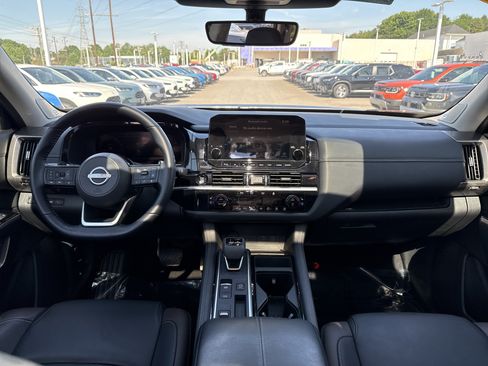 Used 2025 Nissan Pathfinder Platinum w/ Cargo Package FWD image 29