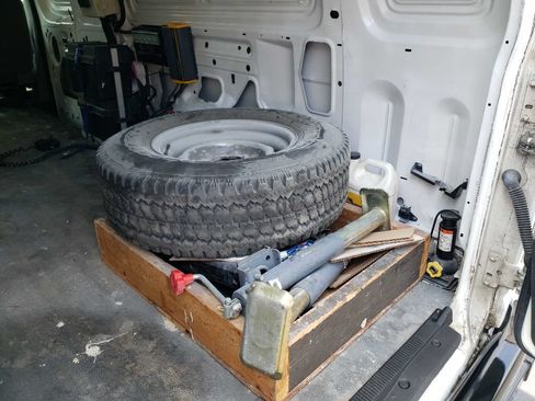Used 2005 Ford E-350 and Econoline 350 Extended Super Duty RWD image 29