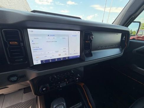 Used 2023 Ford Bronco Badlands w/ Sasquatch Package AWD/4WD image 33