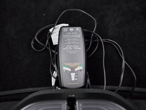 Used 2023 Aston Martin V12 Vantage image 24