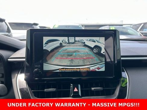 Used 2025 Toyota Corolla Cross LE FWD image 23