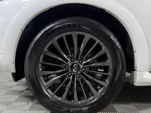 Used 2023 INFINITI QX80 Sensory w/ All-Season Package AWD/4WD image 9