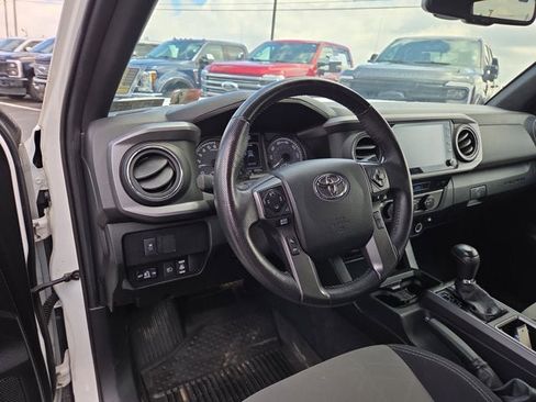 Used 2021 Toyota Tacoma TRD Off-Road w/ Technology Package image 8
