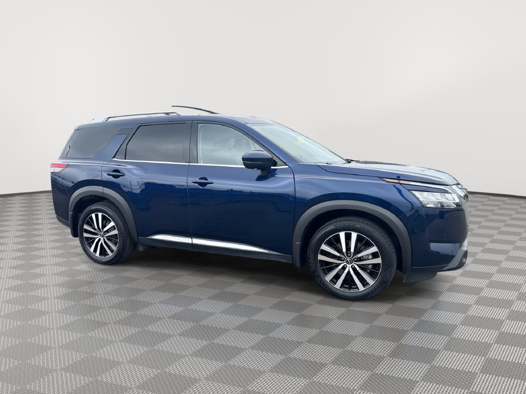 Certified 2024 Nissan Pathfinder Platinum AWD/4WD image 14