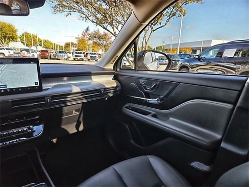 Used 2023 Lincoln Corsair Standard 4D Sport Utility image 11