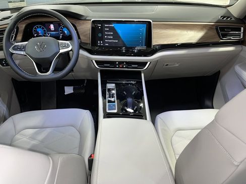 New 2026 Volkswagen Atlas SE image 10