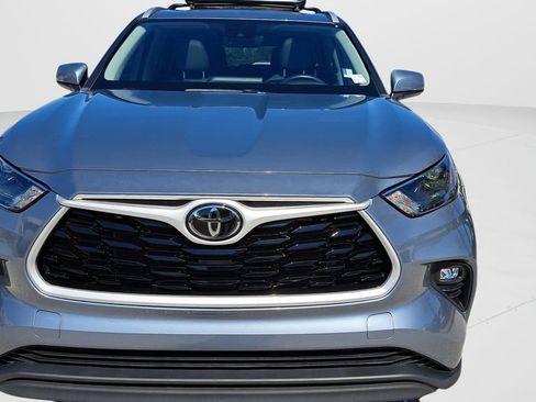 Used 2022 Toyota Highlander XLE image 8