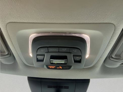 Used 2023 Toyota Corolla Cross XLE w/ Convenience Package image 30