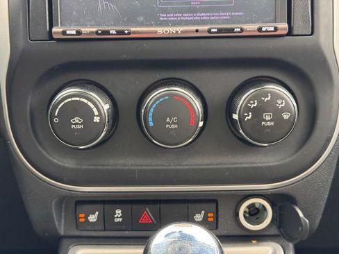 Used 2016 Jeep Compass High Altitude image 17