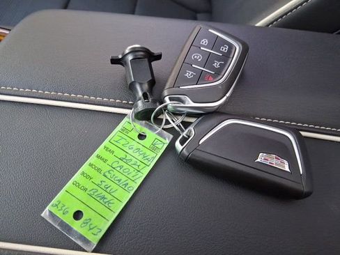 Used 2024 Cadillac Escalade Premium Luxury image 31