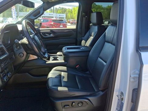 Certified 2022 Chevrolet Suburban RST w/ Luxury Package AWD/4WD image 14