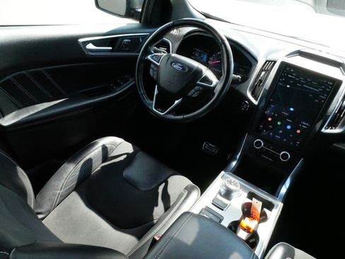 Used 2022 Ford Edge ST w/ Equipment Group 401A AWD/4WD image 9