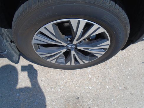 Used 2023 Nissan Rogue SV FWD image 18