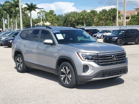 Certified 2024 Volkswagen Atlas SE FWD image 1