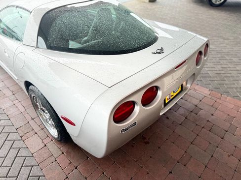 Used 1998 Chevrolet Corvette Coupe image 21