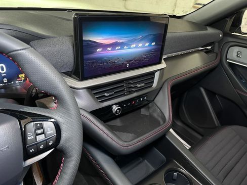 New 2026 Ford Explorer ST-Line w/ ST-Line Street Pack image 34