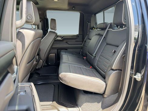 Used 2025 GMC Sierra 2500 AT4X AWD/4WD image 15