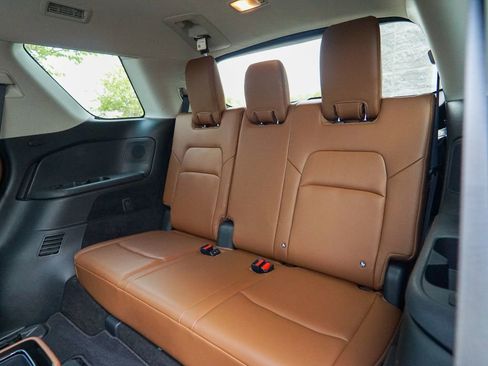 Used 2023 Nissan Pathfinder Platinum AWD/4WD image 39