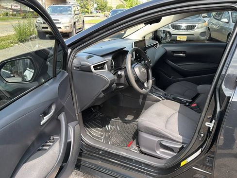 Used 2020 Toyota Corolla LE FWD image 22