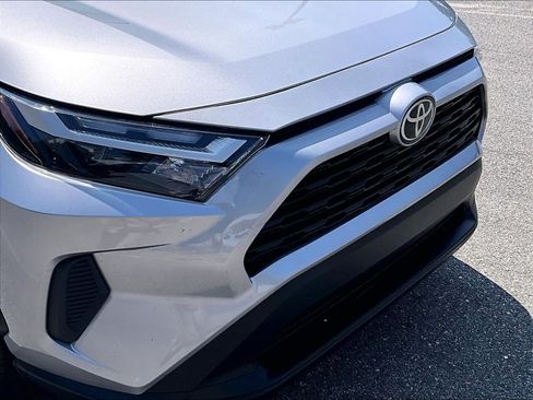Used 2025 Toyota RAV4 XLE AWD/4WD image 32