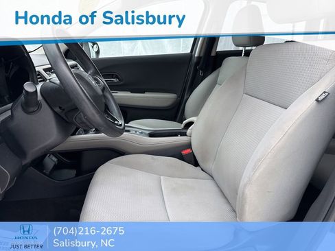 Used 2021 Honda HR-V LX image 16