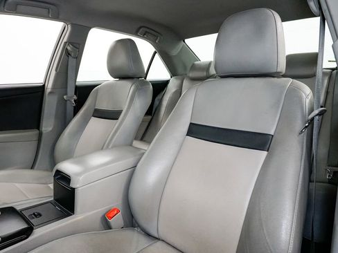 Used 2013 Toyota Camry LE image 8