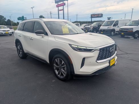 Used 2024 INFINITI QX60 Luxe AWD/4WD image 2