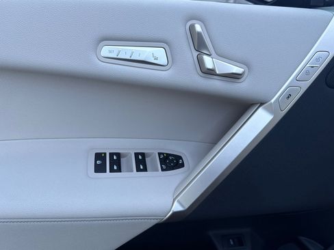 Used 2025 BMW iX xDrive50 w/ Premium Package image 12