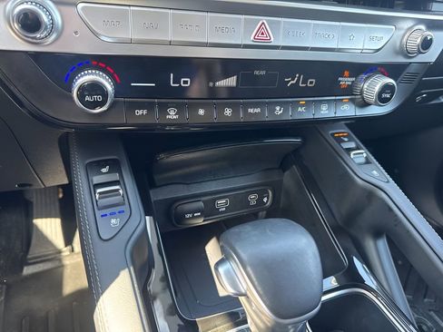 Used 2023 Kia Telluride EX image 19