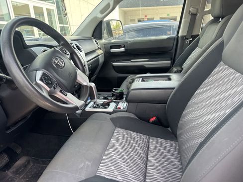 Used 2019 Toyota Tundra SR5 w/ SR5 Upgrade Package image 8