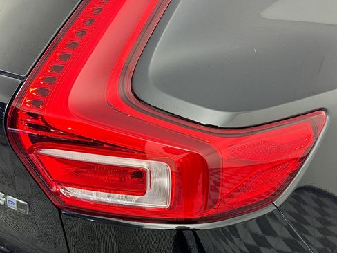 Used 2020 Volvo XC40 T5 R-Design image 33