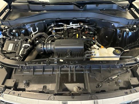 Used 2023 Ford Explorer XLT w/ Equipment Group 202A AWD/4WD image 7