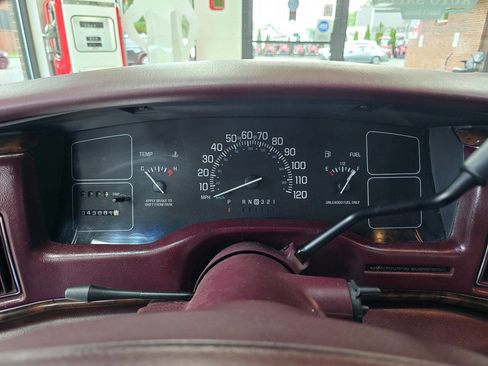 Used 1996 Buick Roadmaster Sedan RWD image 39